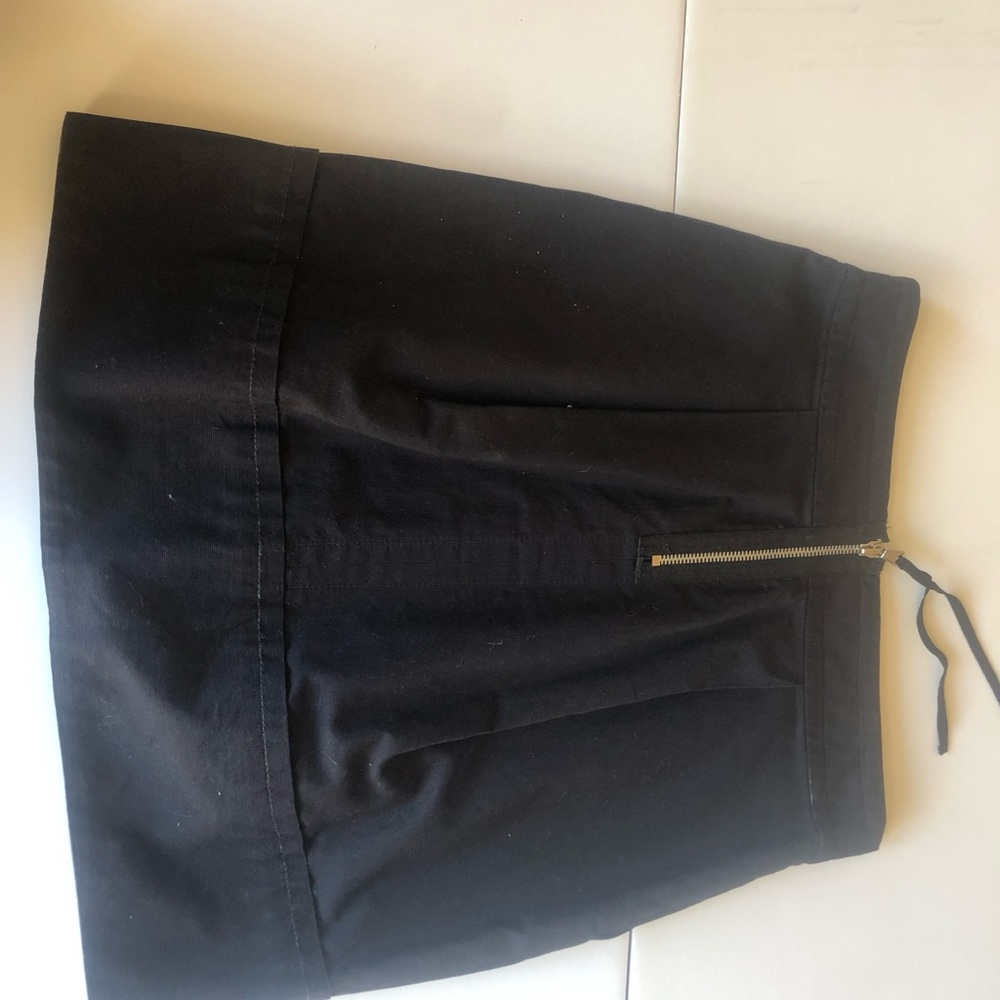 Marc Jacob’s black pleated size small 2 zipper skirt